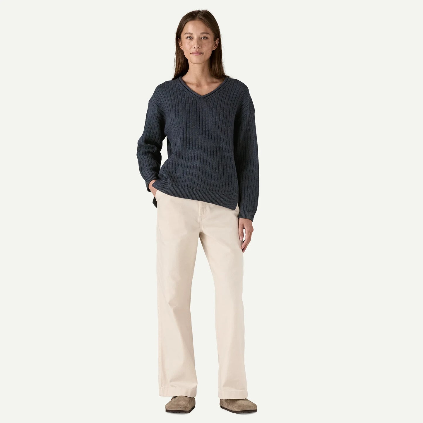 Women's Recycled Wool-Blend V-Neck Sweater - US 7600