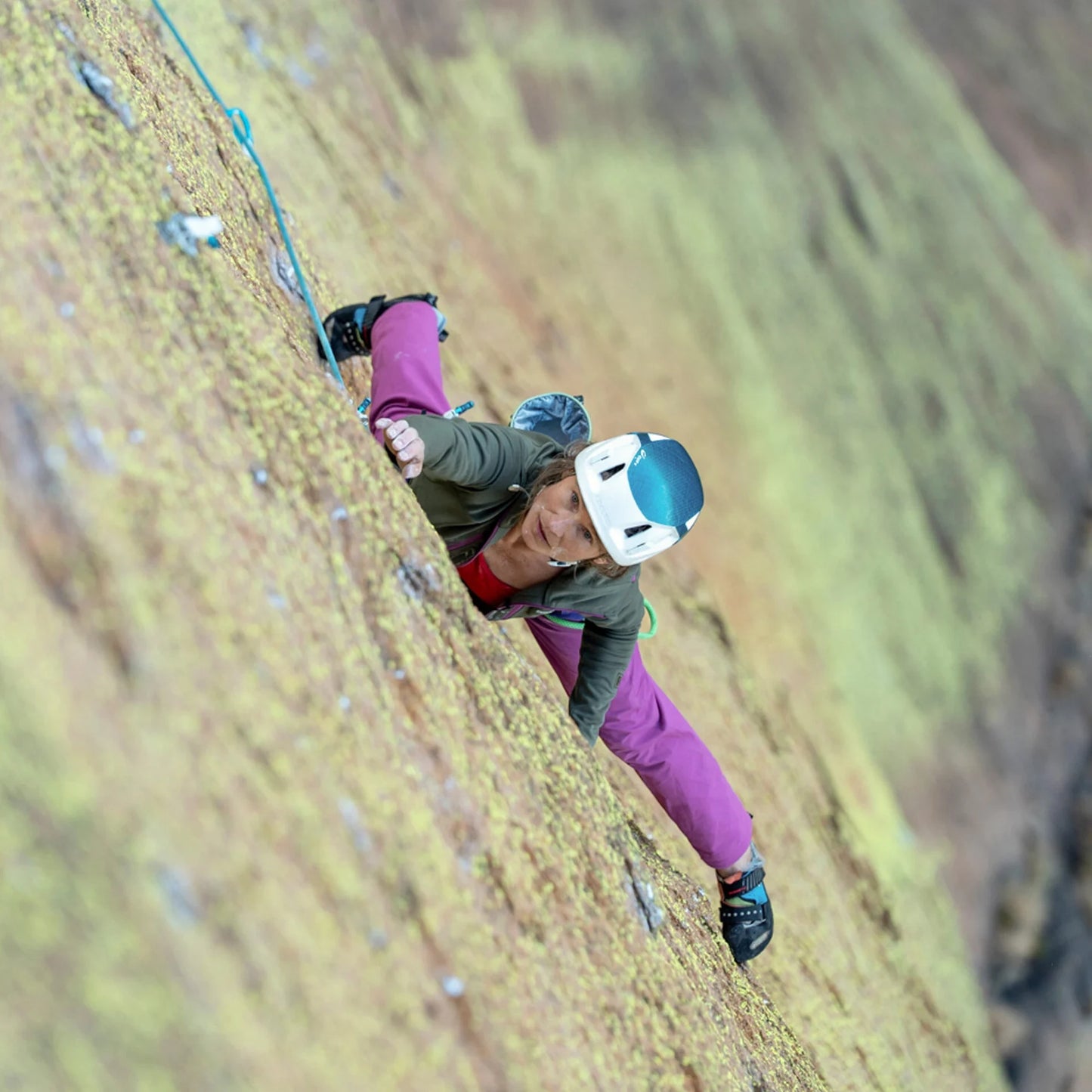 Women's R1® Ultralight Hoody - US 8171
