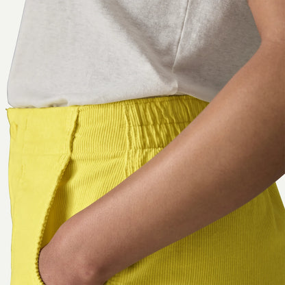 Women's Retro Cord Shorts - US 3922