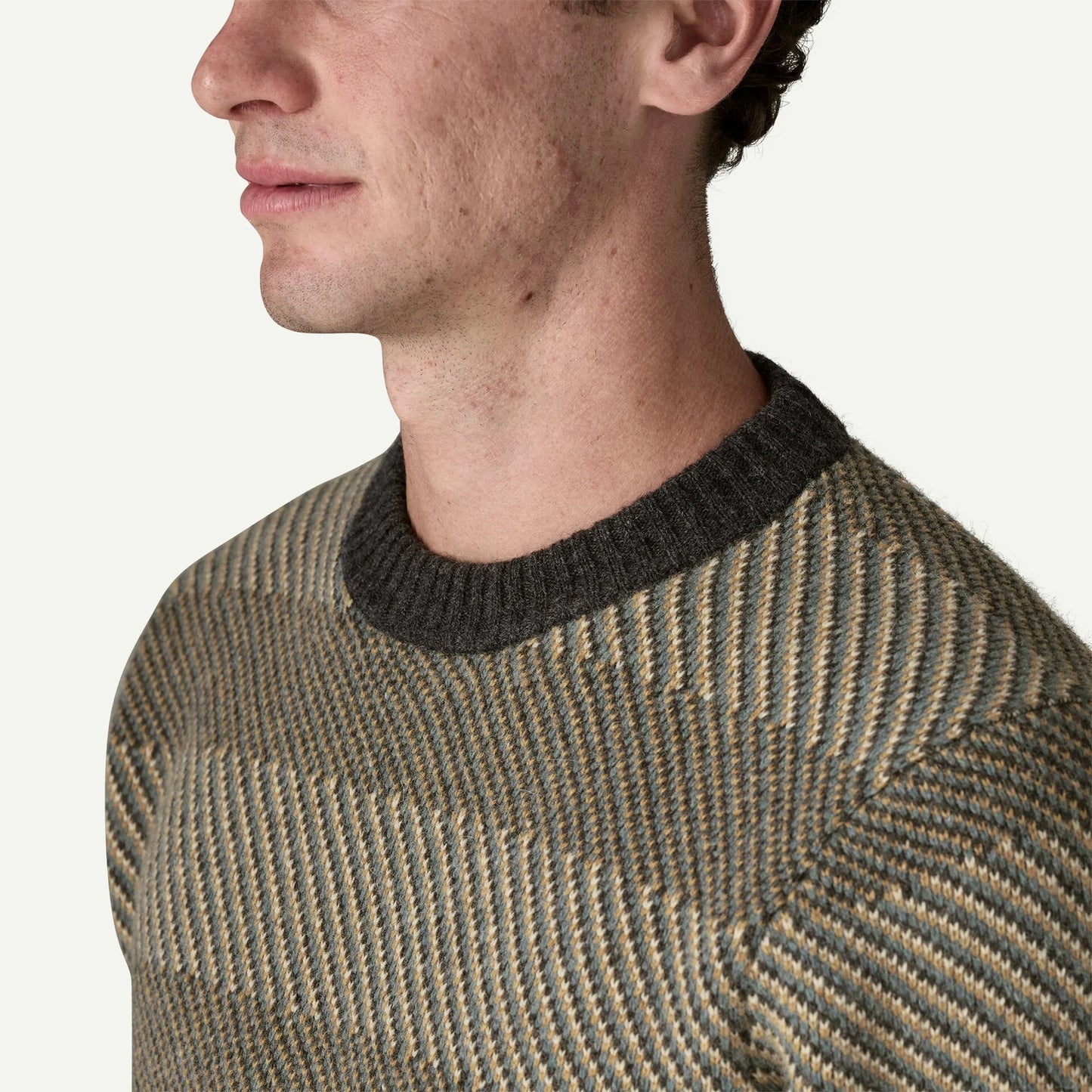 Men's Recycled Wool-Blend Sweater - US 4133